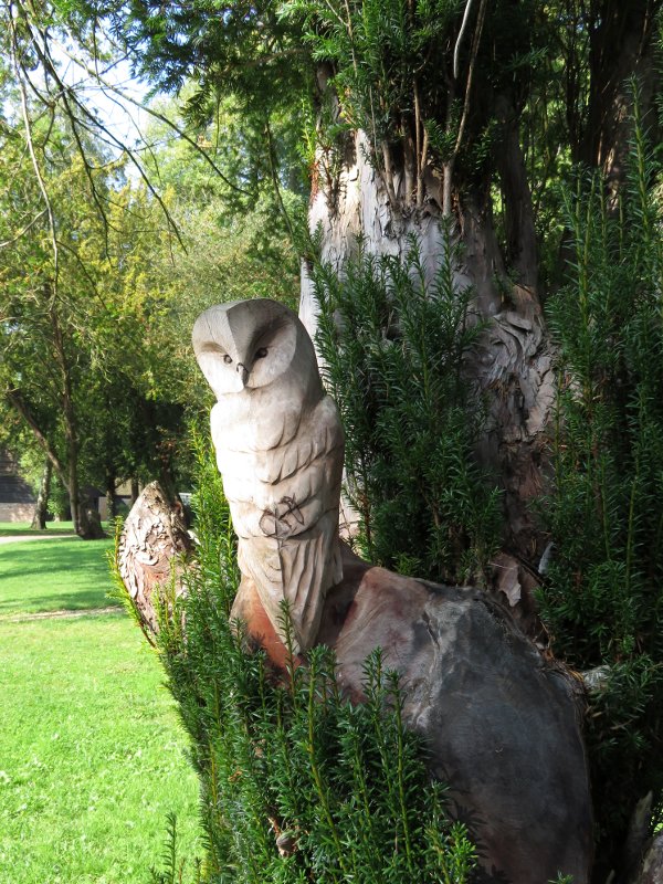 owl sculpture