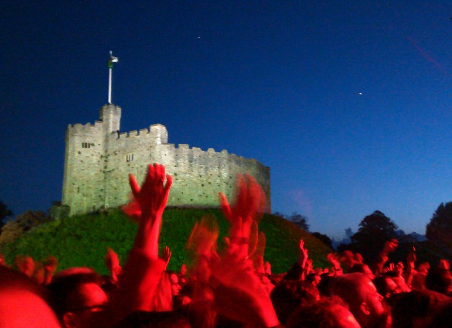 crowds, and the castle