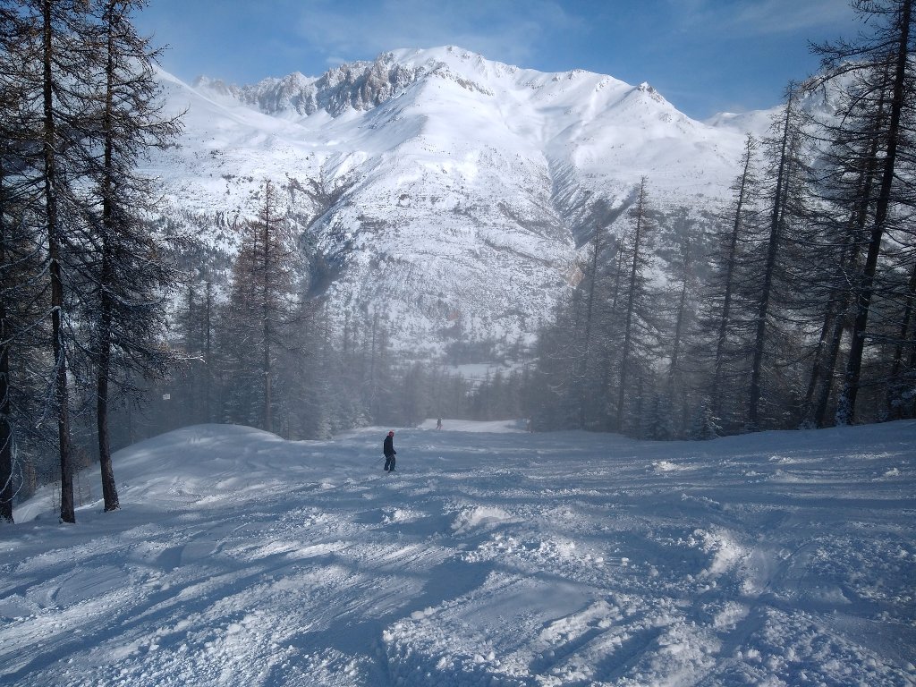 skiing down towards Monetier